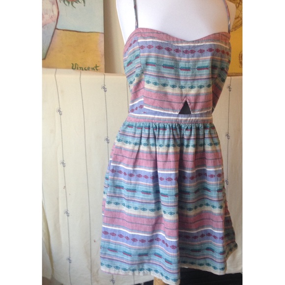 Vans Dresses & Skirts - Vans Triangle Cut Out Summer Casual Back Zip Dress